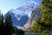 [网球]张之臻、布云朝克特均获胜晋级.